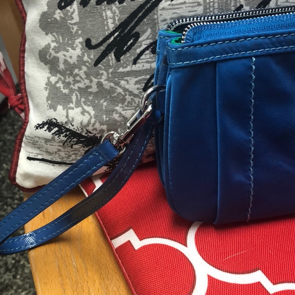 Tumi wristlet wallet (SOLD) - Picture 5 of 7